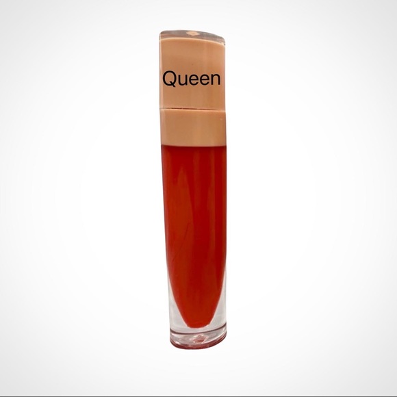 This plumping, hydrating  lipgloss makes your lips fuller, luscious & shine. - Picture 2 of 5